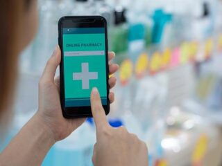 Online-Pharmacy_HITN-EMEA_Getty-Witthaya-Prasongsin_0